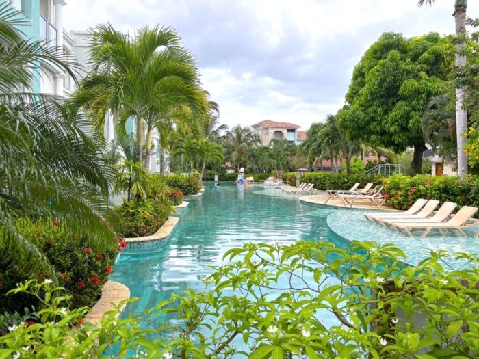 Top Hotels with Swim-Up Rooms and Ocean Views